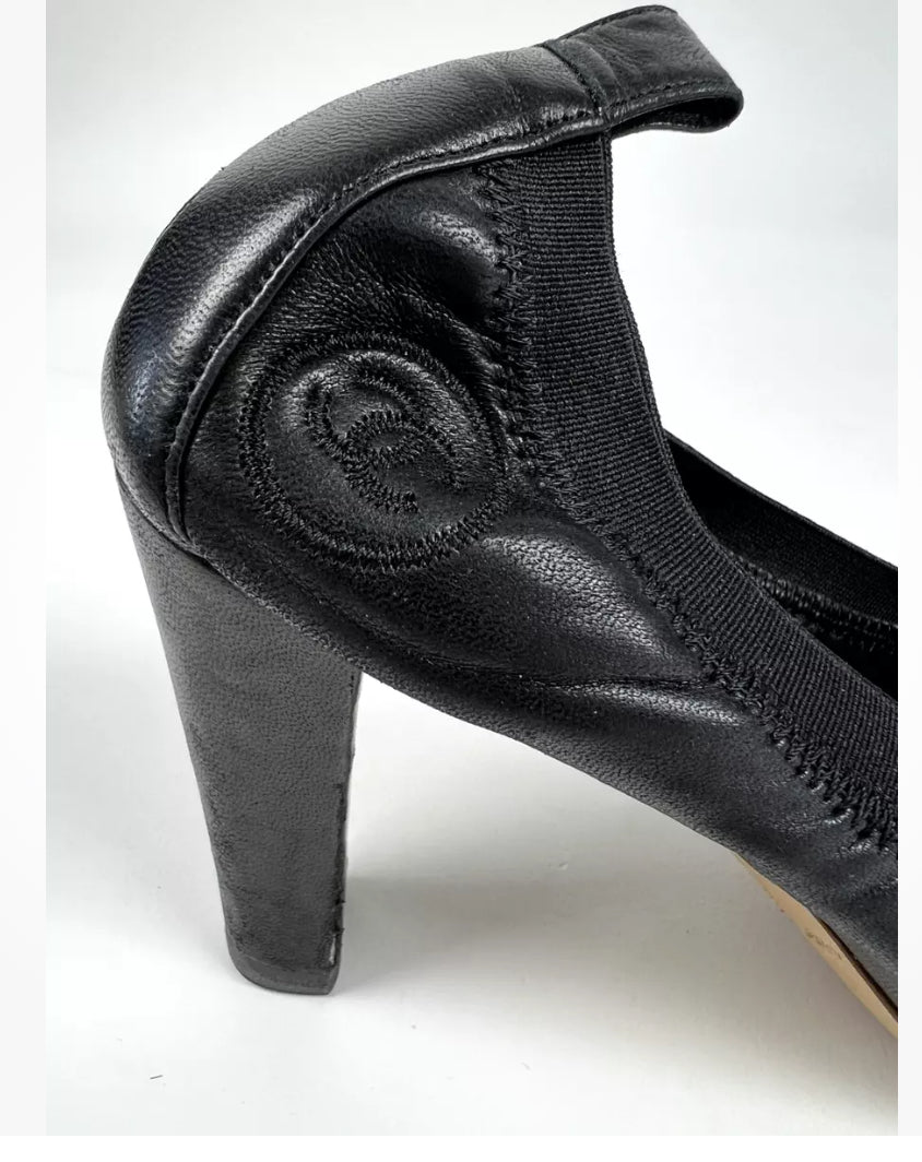 Chanel Interlocking Logo Pumps