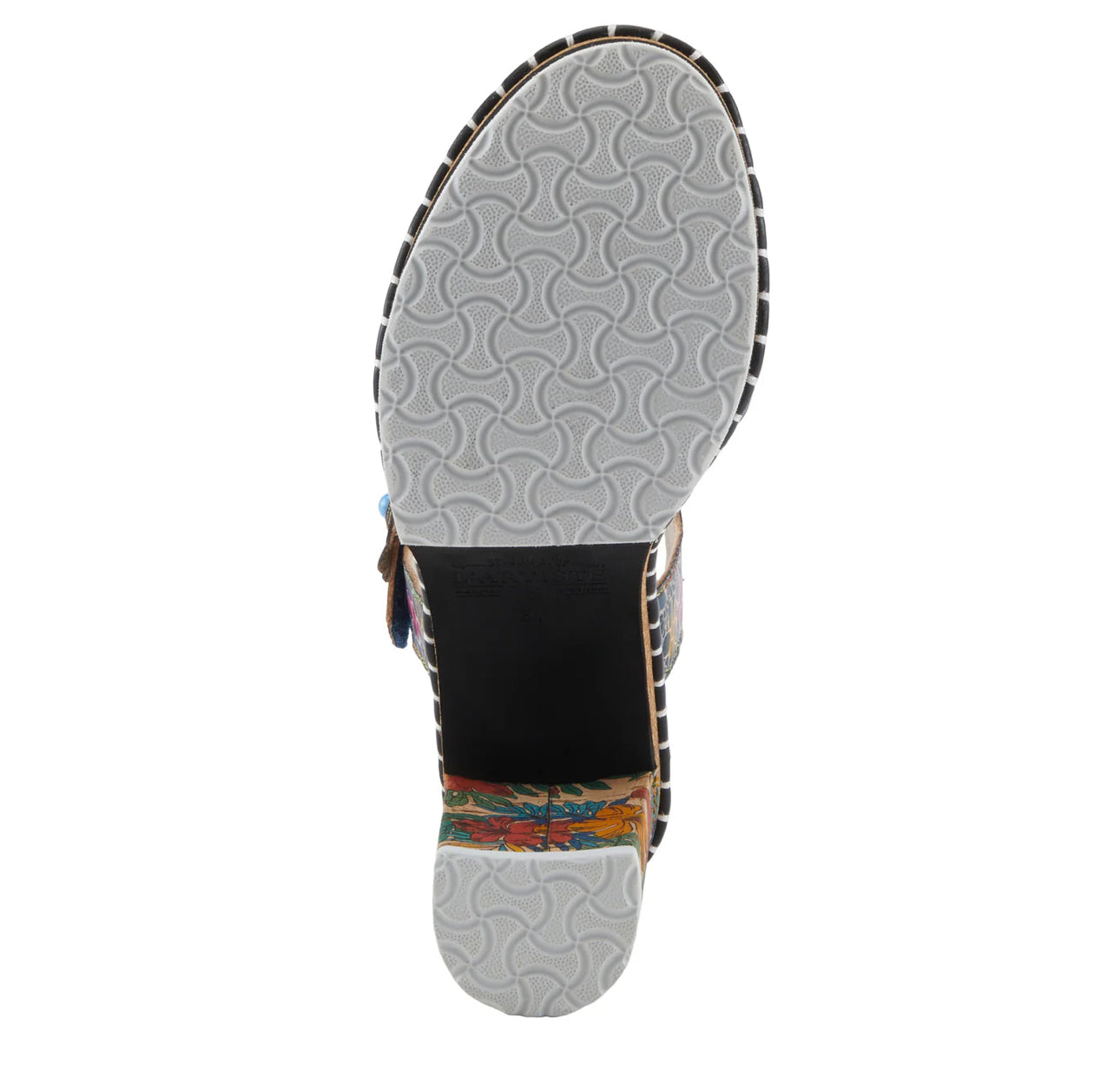 L’artiste Charisma Sandal